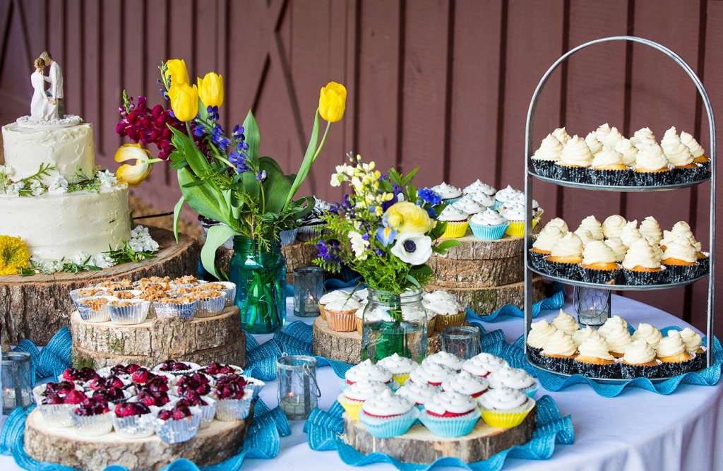 wedding reception dessert table